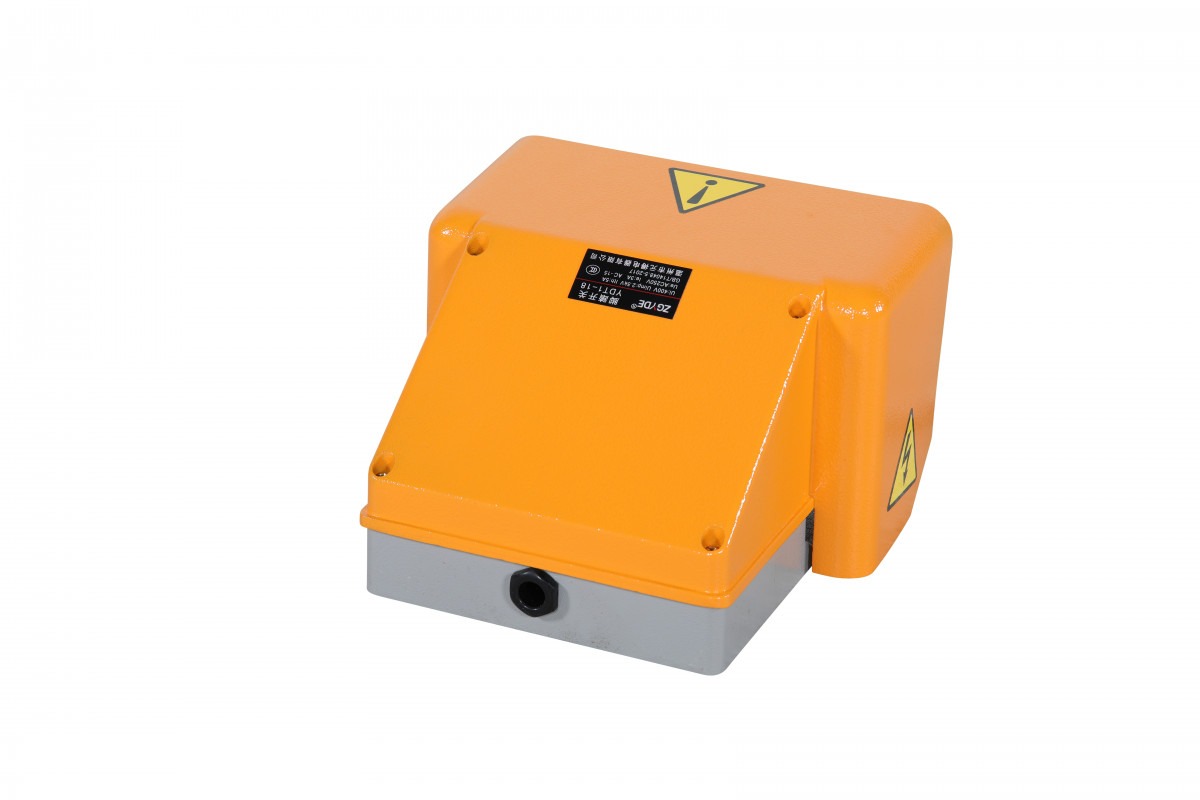 1321053900-002_fullsize