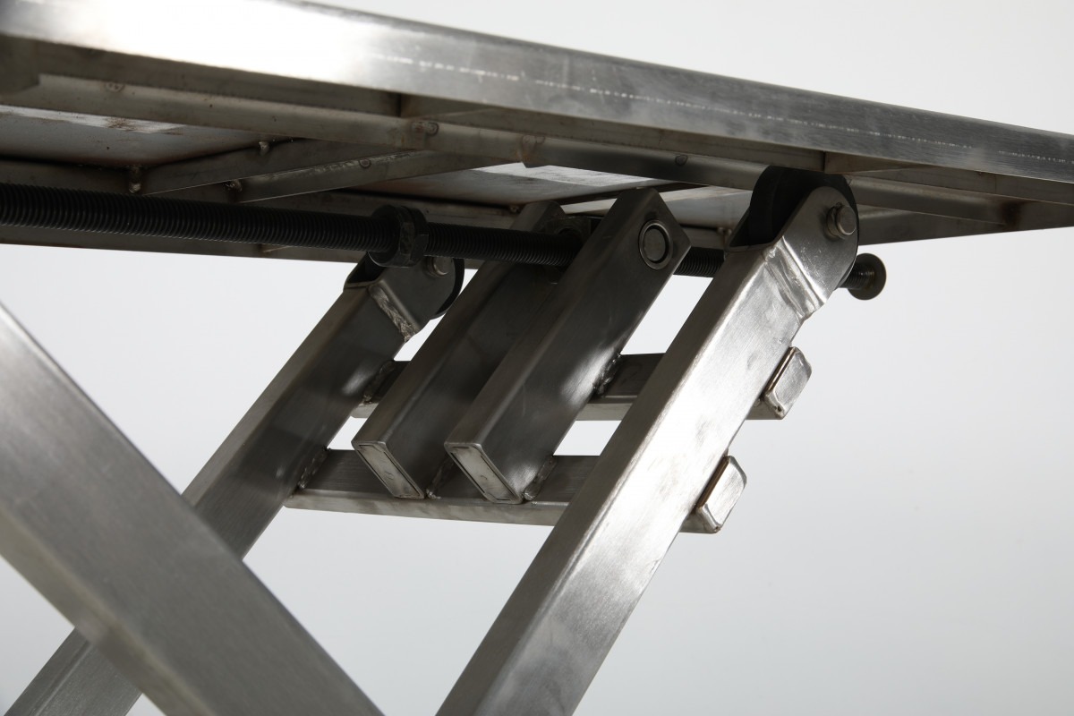 1860050305-007_fullsize